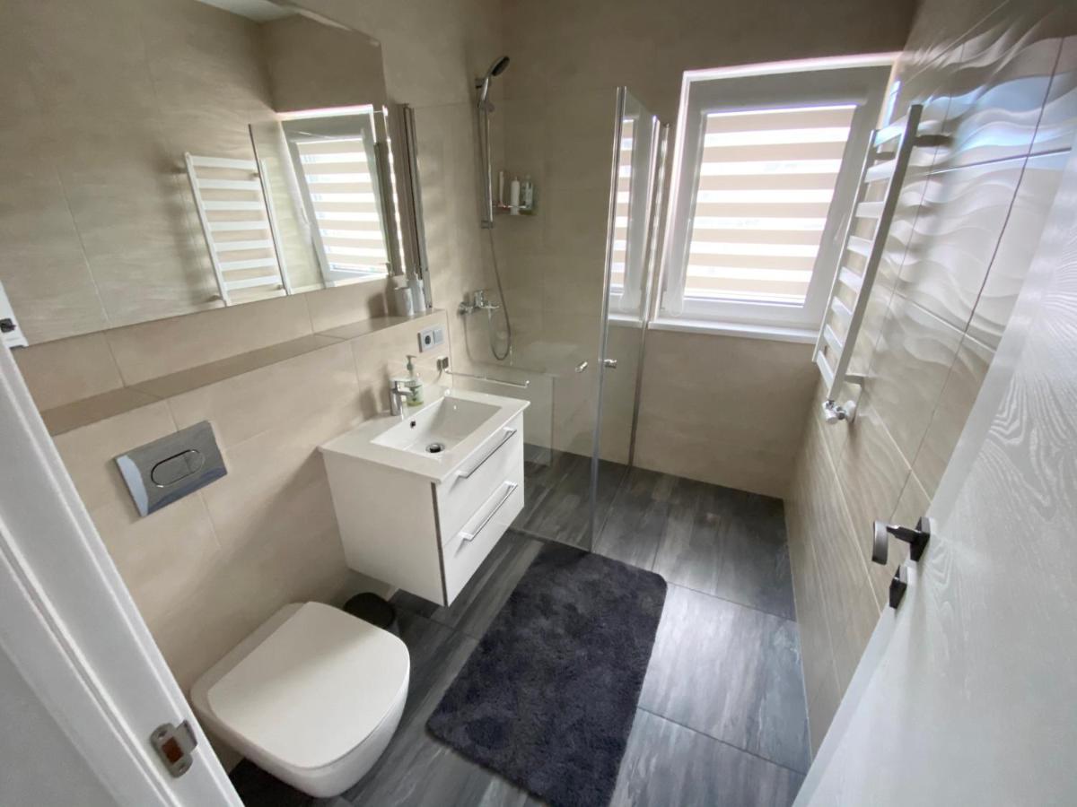 New J&R Apartment Near Girstutis, Free Private Parking & Self Check-In Каунас Екстер'єр фото